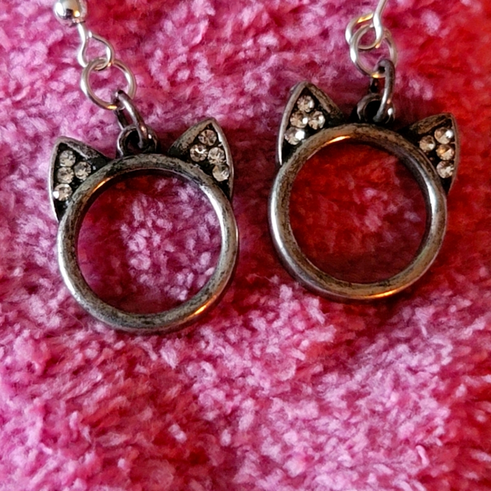 Meow-ings Precious Earrings